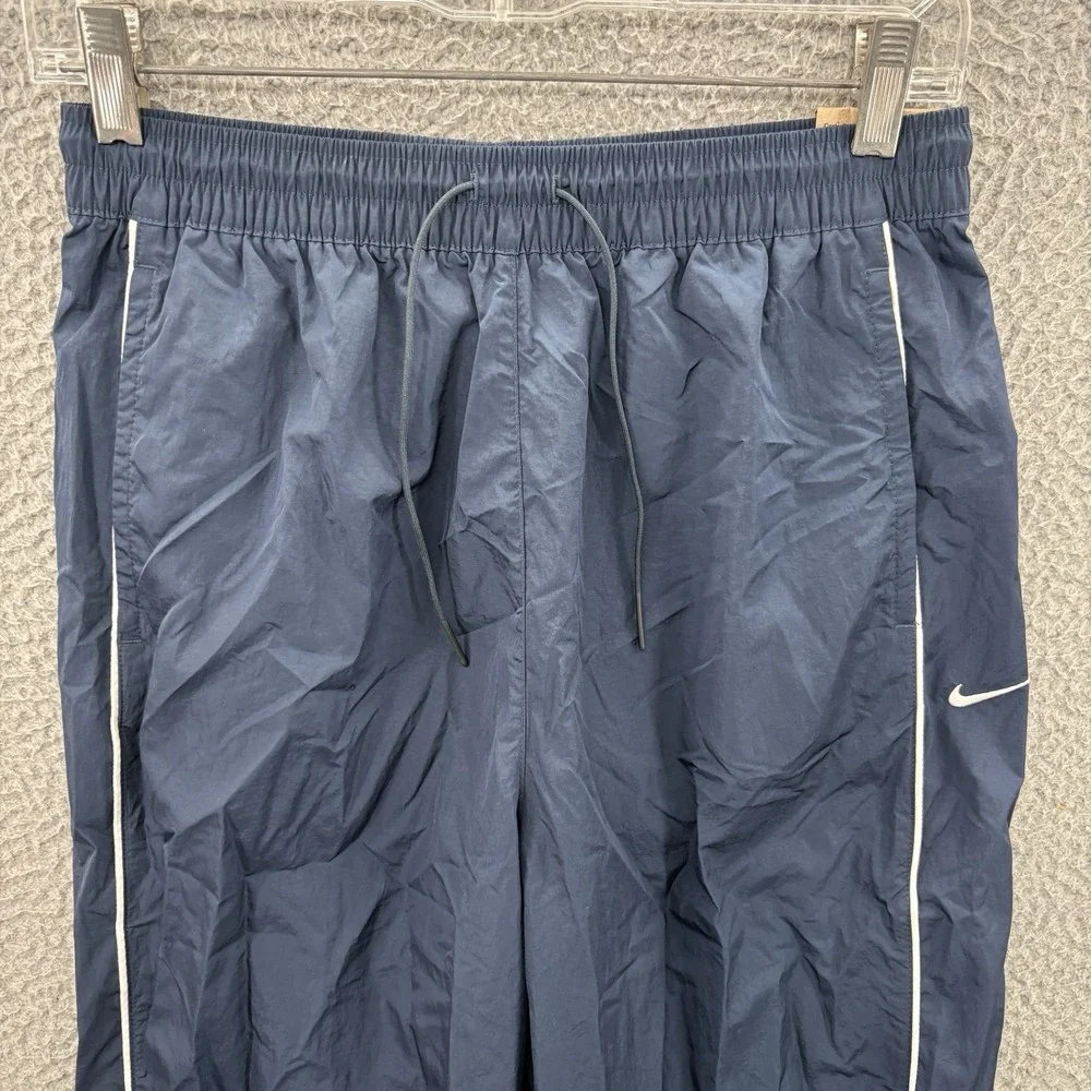 Nike women small